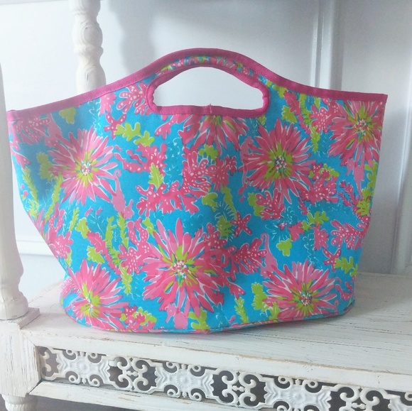 ❗SOLD❗Lilly Pulitzer Insulated Beverage Bucket - Picture 4 of 7